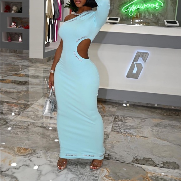 Dresses & Skirts - Light blue me dress 🦋